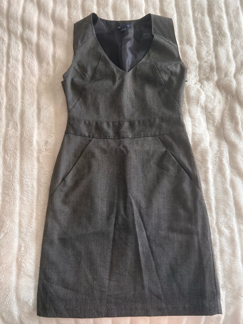 GAP Sleeveless V-Neck Midi Dress in Charcoal Gray